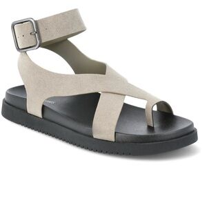 No Boundaries Women's X-Strap Toe Loop Sandals Taupe